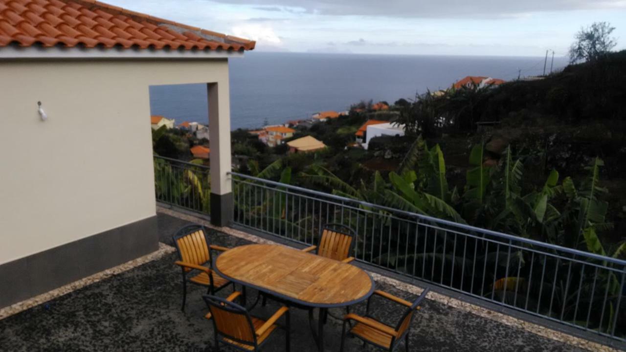 Vista Atlantico Com Carro E Bicicleta Gratis Villa Gaula Exterior photo