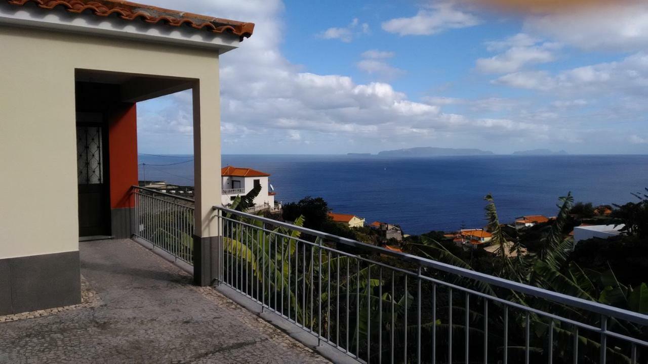 Vista Atlantico Com Carro E Bicicleta Gratis Villa Gaula Exterior photo